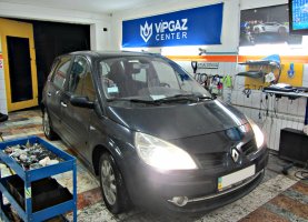 Общий вид Renault Laguna 2.0T Renault Laguna 2.0T