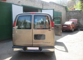 Chevrolet Express Explorer (beige)