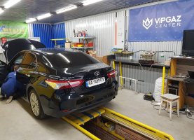 Toyota Camry (2018) на газу